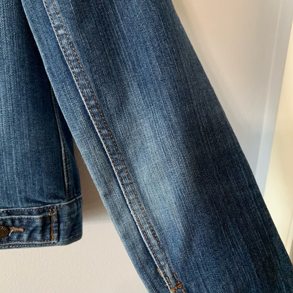 Old Navy Women's Denim Jacket Medium Wash Trucker Style Sz M - Picture 16 of 16
